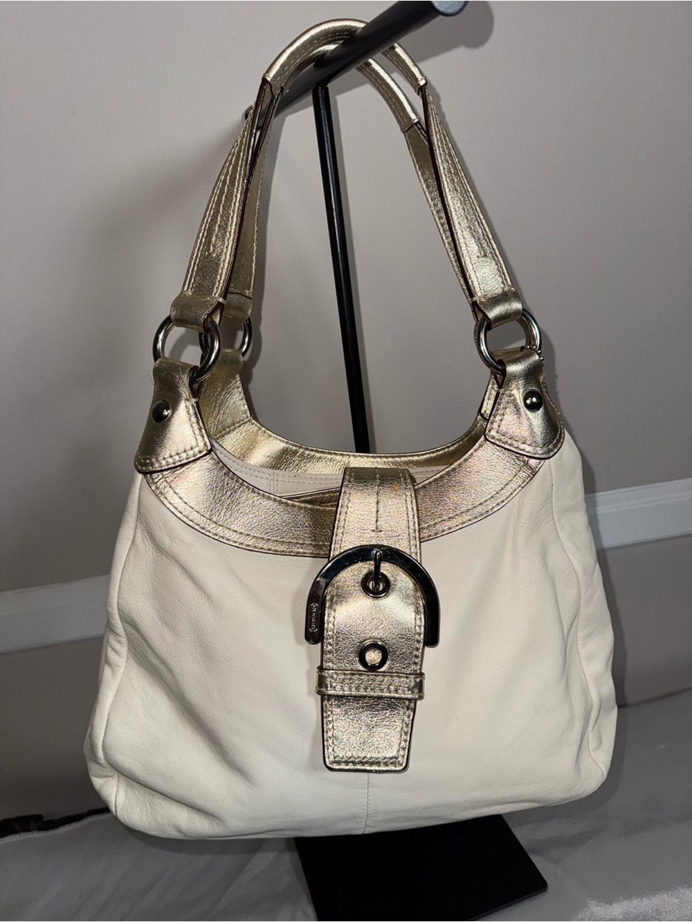 Coach Elegant White Shoulder Bag with Metallic Gold Trim